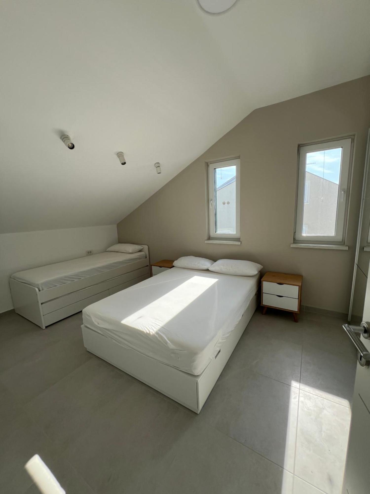 Penthouse Sky Deluxe Lägenhet Novalja Exteriör bild